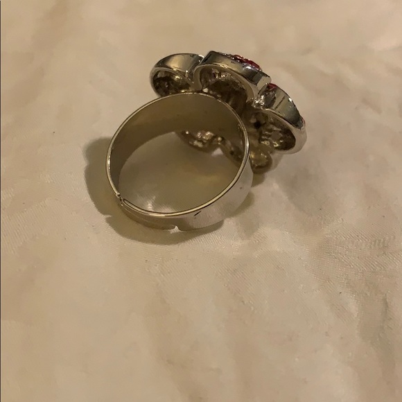 Ring - Picture 3 of 4